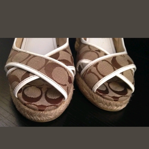 NEW AUTHENTIC VINTAGE COACH SIGNATURE C WEDGE SHOES SIZES 8 & 11 - Picture 15 of 16